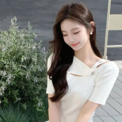 衣橱里的她1